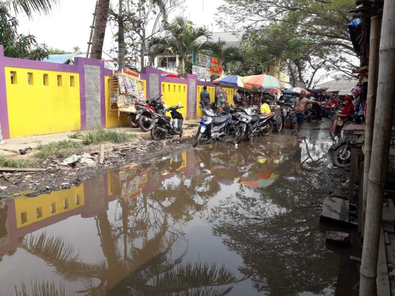 Kepsek SDN 5 Sepatan Keluhkan Air Got Yang Meluap di Depan Sekolah