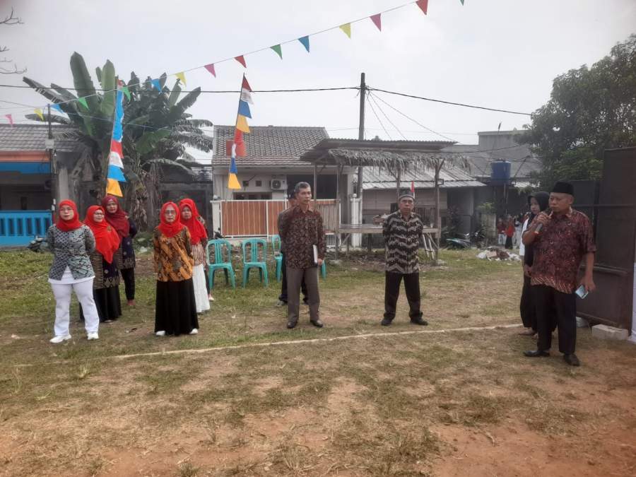 Warga RW 07 Desa Cikuya Taman Adiyasa Gelar Upacara Bendera HUT RI Ke-79