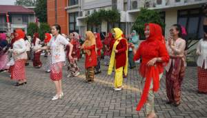 Tingkatkan Gaya Hidup Sehat, RSUD Kab. Tangerang Gelar Line Dance Bagi Karyawan