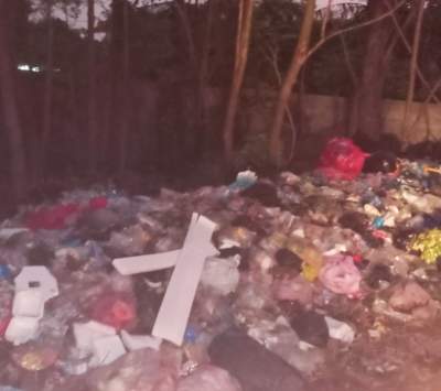 Sampah Menumpuk di Pinggir Jalan Eks Langit Biru Bukit Cikasungka