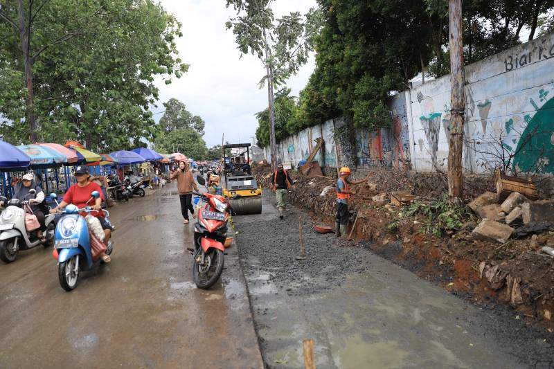 Jelang Akhir Tahun, Pemkot Tangerang Pastikan Pembangunan Infrastruktur Kawasan Jalan Irigasi Sipon Hampir Rampung