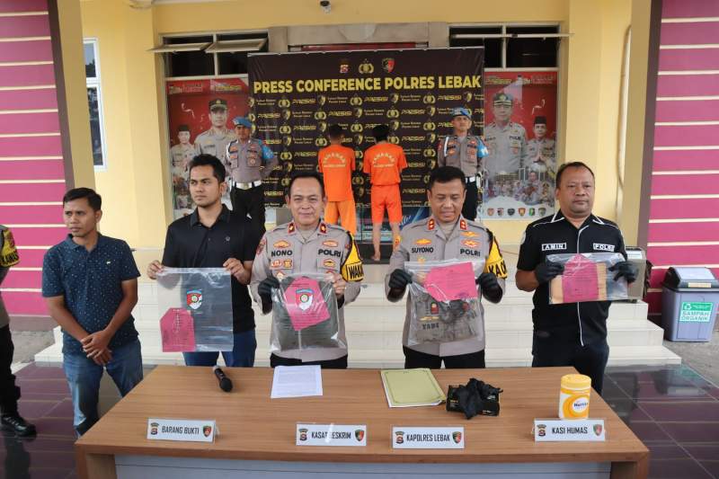 Press Conference Pengungkapan Kasus Dugaan Tindak Pidana di Loby Mapolres Lebak