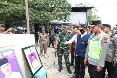 Pj. Bupati Tangerang Dampingi Wakapolda Monitoring Pilkades Serentak