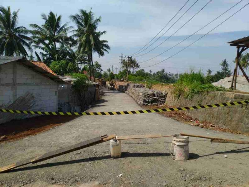 Dinas Bina Marga dan SDA Kabupaten Tangerang Bangun Jalan Alternatif Jalan Longsor di Desa Tanjung Burung