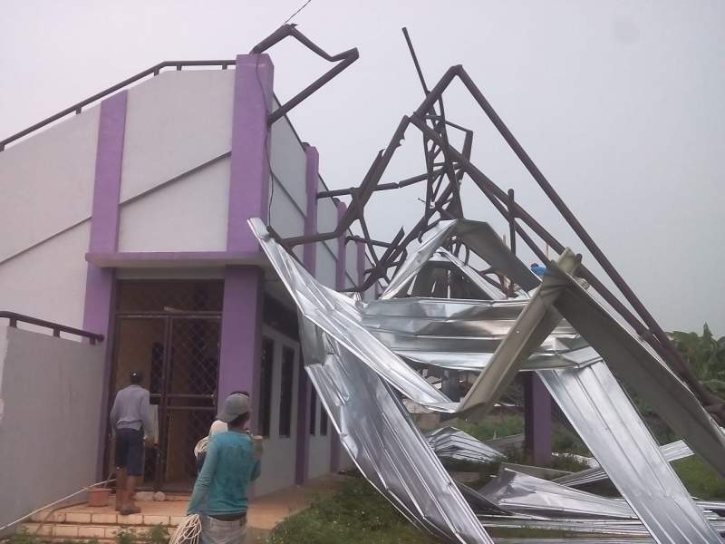 Diterjang Puting Beliung, Stadion Mini Panongan Ambruk