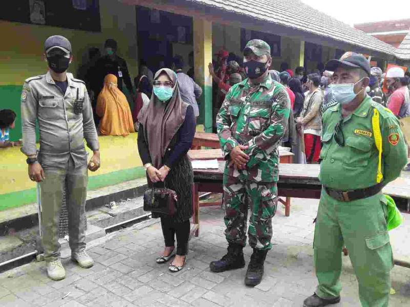 Foto : Pemdes Selapajang Salurkan BST Gelombang 1 Dari Provinsi Banten, Sebanyak 378 KK