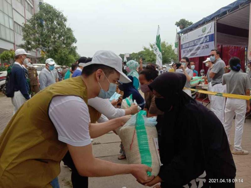 Alhamdulillah, 3 wilayah di Kecamatan Kosambi Dapat Paket Sembako dari PIK 2 dan Buddha Tzu Chi