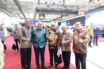 Bupati Zaki Hadiri Pembukaan Pameran Otomotif