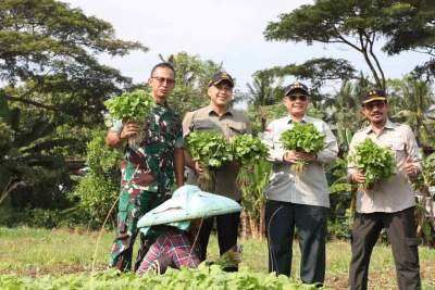 Bupati Zaki Dampingi Wamentan RI Kunjungi PUSKAGRO dan PT. TUM