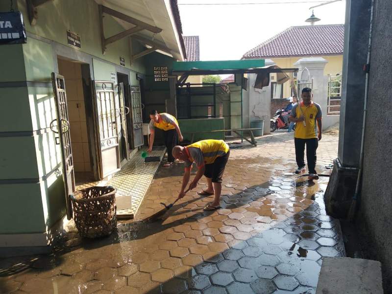 Jajaran Polres Cilegon Gelar Bakti Religi