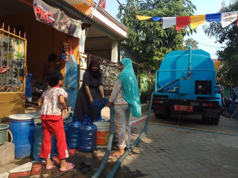 Pemkab Salurkan Air Bersih Bagi Terdampak Kekeringan