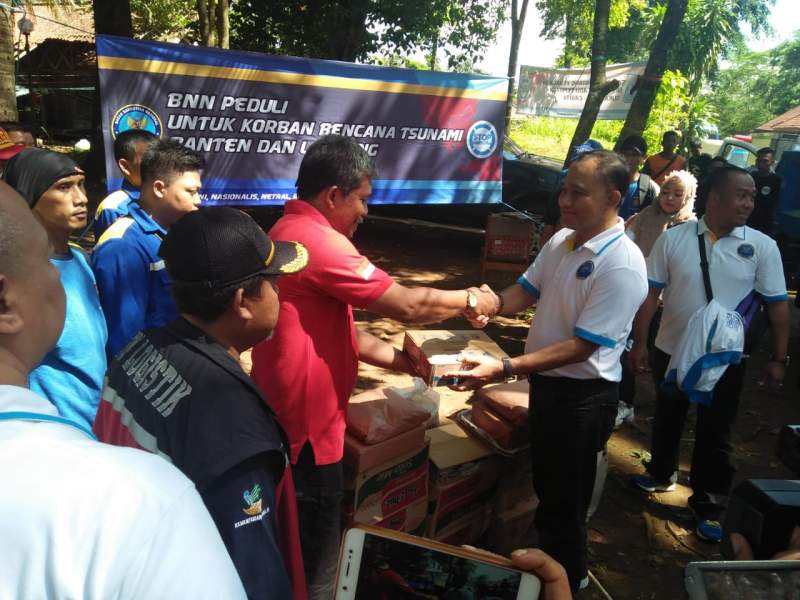 Kepala BNN RI Bantu Korban Bencana Tsunami Wilayah Banten