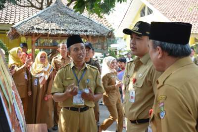 Bupati Zaki Sidak PPDB di SMPN 3 Tigaraksa