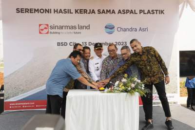 Pj. Bupati Tangerang Hadiri Peresmian Penggunaan Aspal Berbahan Plastik Di BSD