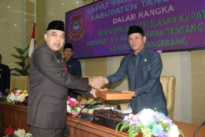 Bupati Zaki Dorong Pembangunan Daerah Melalui Lima Raperda BUMD