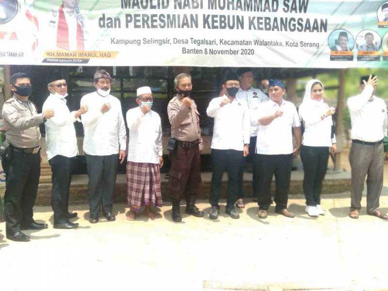 Foto : Kapolsek Walantaka AKP Kasmuri, SH., Bersama Pengasuh Ponpes Fatoniah dan Ketua Dewan KH. Martin Syorkowi, Ketua Umum dan Ketua Majelis Hikmah Kita Banten