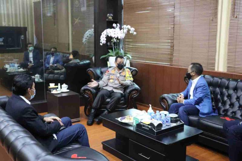 Foto : Kapolda Banten Rudy Heriyanto Adi Nugroho, SH., MH., M.B.A Sambut Kedatangan Direktur PT BRI