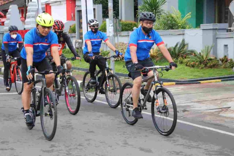 Jalin Sinergitas, Kapolda Banten Gelar Gowes Ceria TNI-POLRI