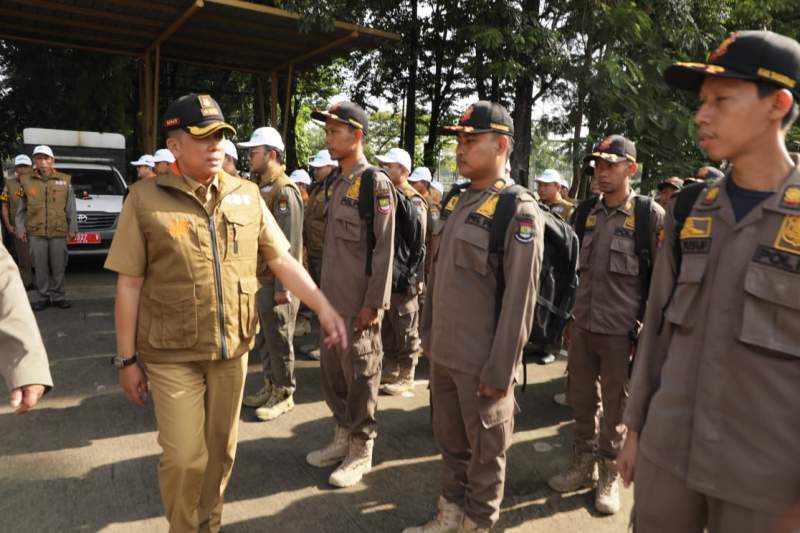 Pj Bupati Tangerang Pimpin Apel Pergeseran Personil Satpol PP Pengamanan Pemilu Serentak