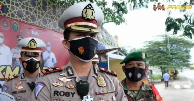 Ajak Masyarakat Jadi Pahlawan di Masa Pandemi, Satlantas Polresta Tangerang Gunakan Action Figure Saat Penegakkan PPKM