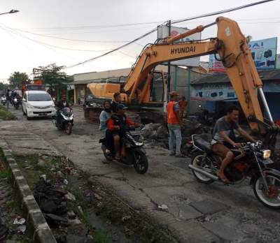 Jalan Di Solear Sedang Dalam Perawatan Untuk Tingkatkan Mobilitas Warga