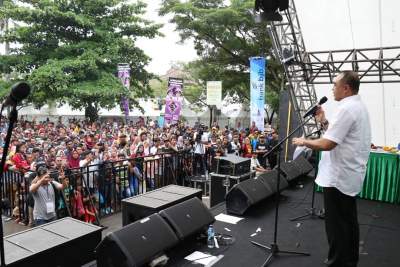 Bupati Zaki Buka Kompetisi Stand Up dan Comedy