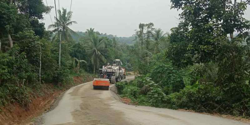 Foto : Pekerjaan Pembangunan Jalan Leuwijaksi – Gununganten