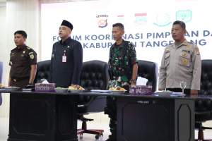 Pimpin Rapat Koordinasi, Bupati Zaki Minta Camat Pantau Pembakaran Sampah