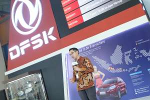  Managing Director of Sales Center PT Sokonindo Automobile Franz Wang