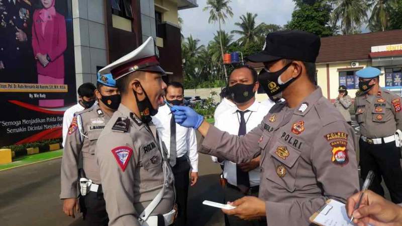 Foto : ANTISIPASI PENYALAHGUNAAN NARKOBA, POLRES PANDEGLANG LAKUKAN PENGECEKAN NARKOBA KEPADA ANGGOTA