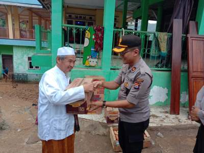 Polres Lebak Turun Langsung Evakuasi dan Berikan Bantuan Kepada korban Banjir di Kabupaten Lebak