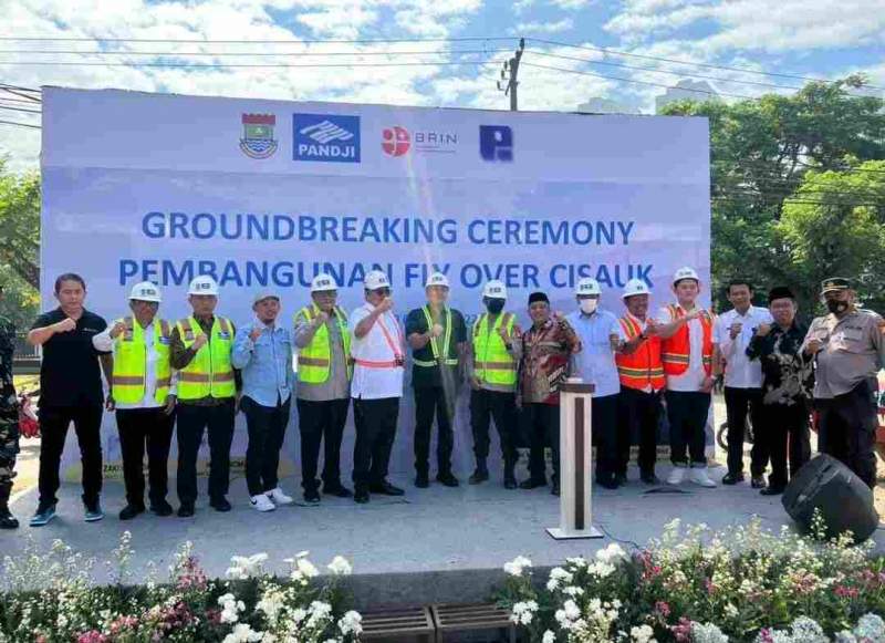 Bupati Zaki Lakukan Ground Breaking Flyover Cisauk