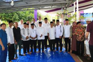 Sekda Berbagi Dengan Anak Yatim Di Kelurahan Medang