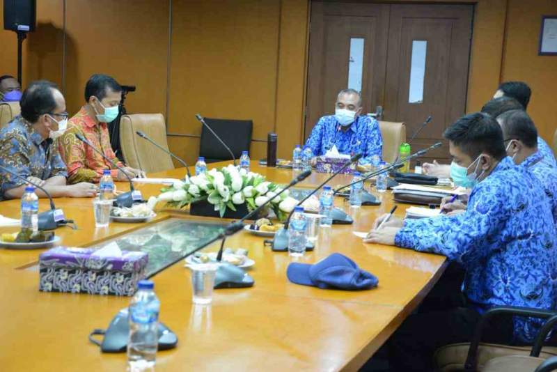 Foto : Bupati Tangerang Ahmed Zaki Iskandar Gandeng Badan Riset Kembangkan Maggot di Kabupaten Tangerang