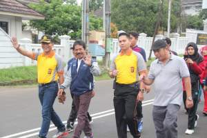 Peringati May Day 2019, Polres Lebak Gelar Gerak Jalan Sehat Bersama Buruh