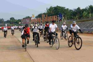 Sekda Gowes Santai Bersama Di Tol Serpong-Balaraja