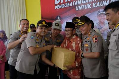 Kakor Binmas Mabes Polri Gelar Baksos di Kemiri