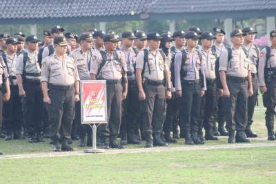 Hari Pertama Kampanye Pilkades, 1 Desa Dijaga 17 Polisi, Personel Dilarang Bawa Senpi