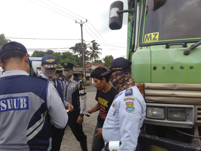 Di Jambe, Puluhan Truk Tanah Terjaring Razia