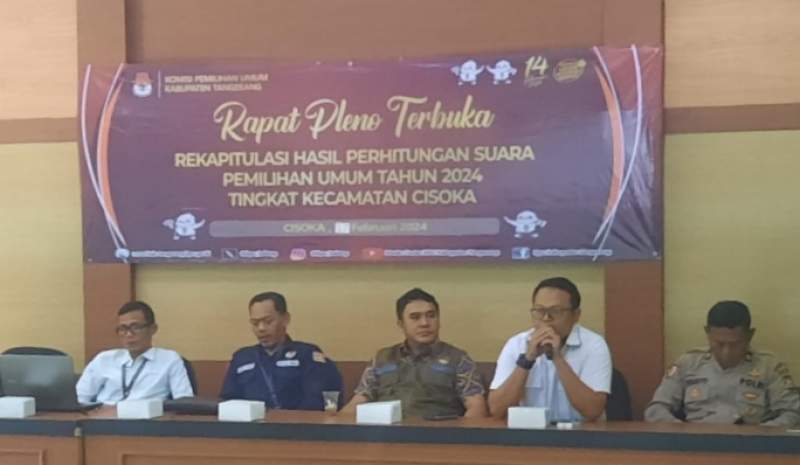 Rapat Pleno Rekapitulasi Hasil Penghitungan Dan Perolehan Suara Tingkat Kecamatan Dimulai