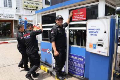 Nunggak Pajak 16 Bulan, Bapenda Segel PT. Auto Parking