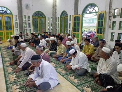 Pengajian Silajambu Berikan Santunan Anak Yatim dan Kaum Dhuafa