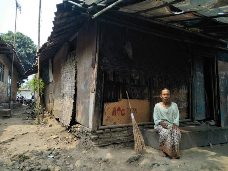 Gudang kosmetik dan jamu palsu di Balaraja.