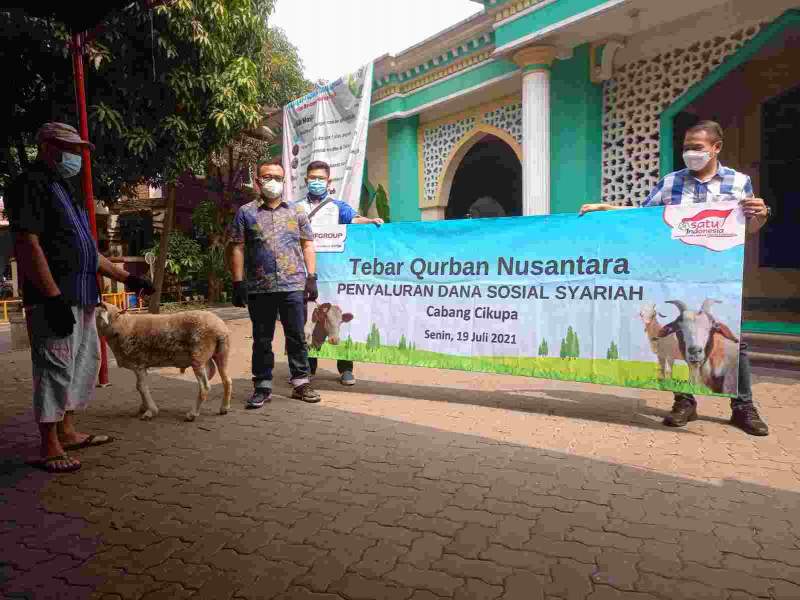 FIFGROUP Tebar Kurban 373 Kambing dan 3 Sapi Di 235 Titik Se-Indonesia