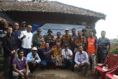 Kodim 0623/Cilegon Berkolaborasi Bersama PT Krakatau Steel: Dalam Rangka TMMD ke 120 Membangun Rumah Nenek Asiyah