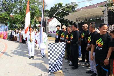 Sekda Lepas Karnaval Budaya Kecamatan Balaraja