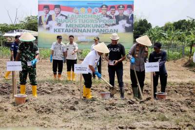 Dukung Misi Asta Cita, Pemkot dan Polri Lakukan Penanaman Bibit Bersama Kelompok Tani Jantan