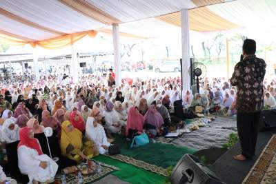 Sekda Hadiri Pengajian Akbar Majlis Taklim Kecamatan Pagedangan