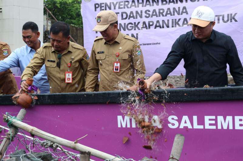 Pj Bupati Andi Ony: Nelayan Tangerang Harus Jaga dan Rawat Bantuan untuk Meningkatkan Produktivitas