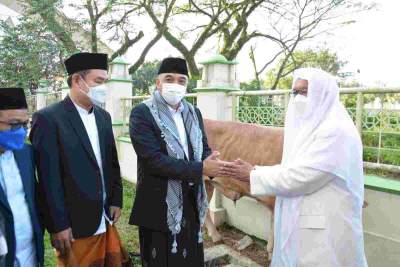 Bupati Zaki Pastikan Seluruh Hewan Kurban Halal dan Toyib